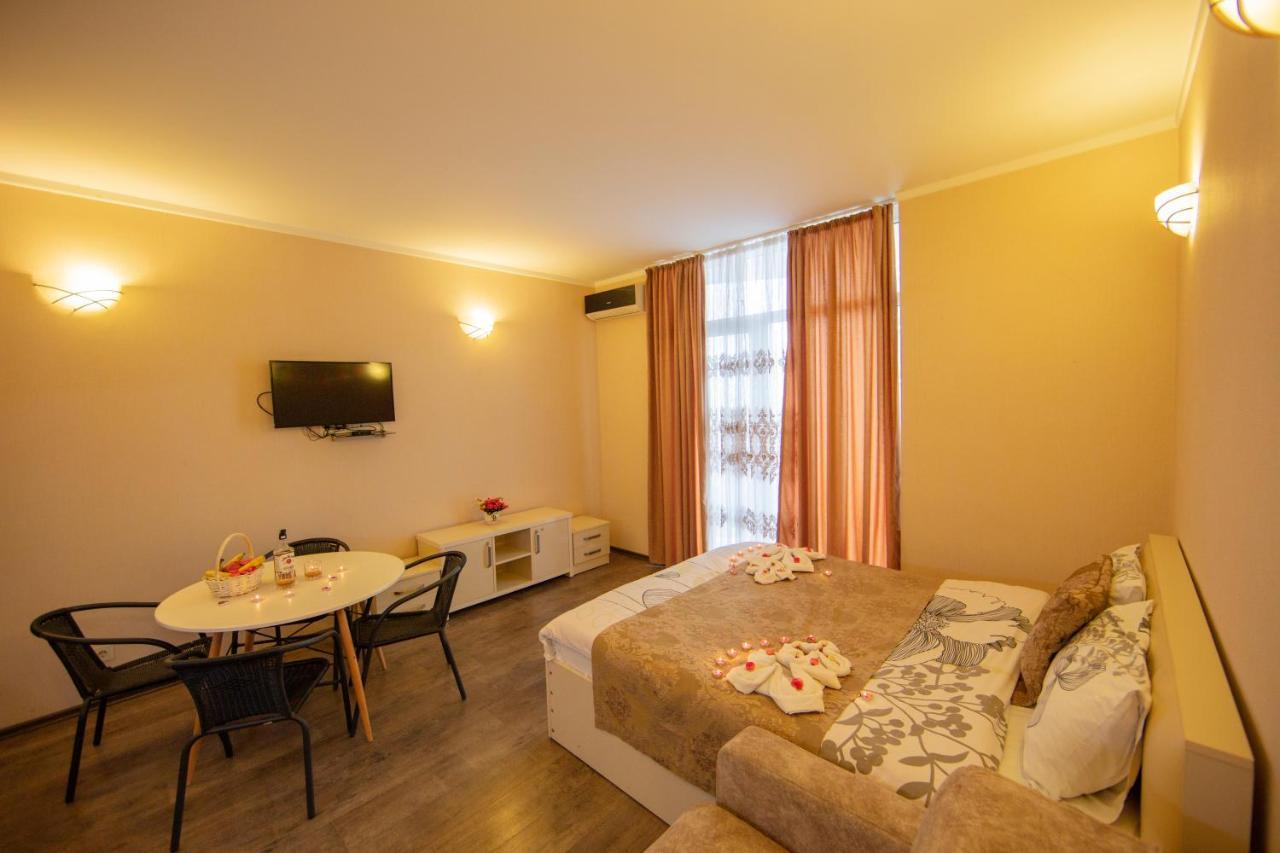 Tower Apartments Батуми Экстерьер фото