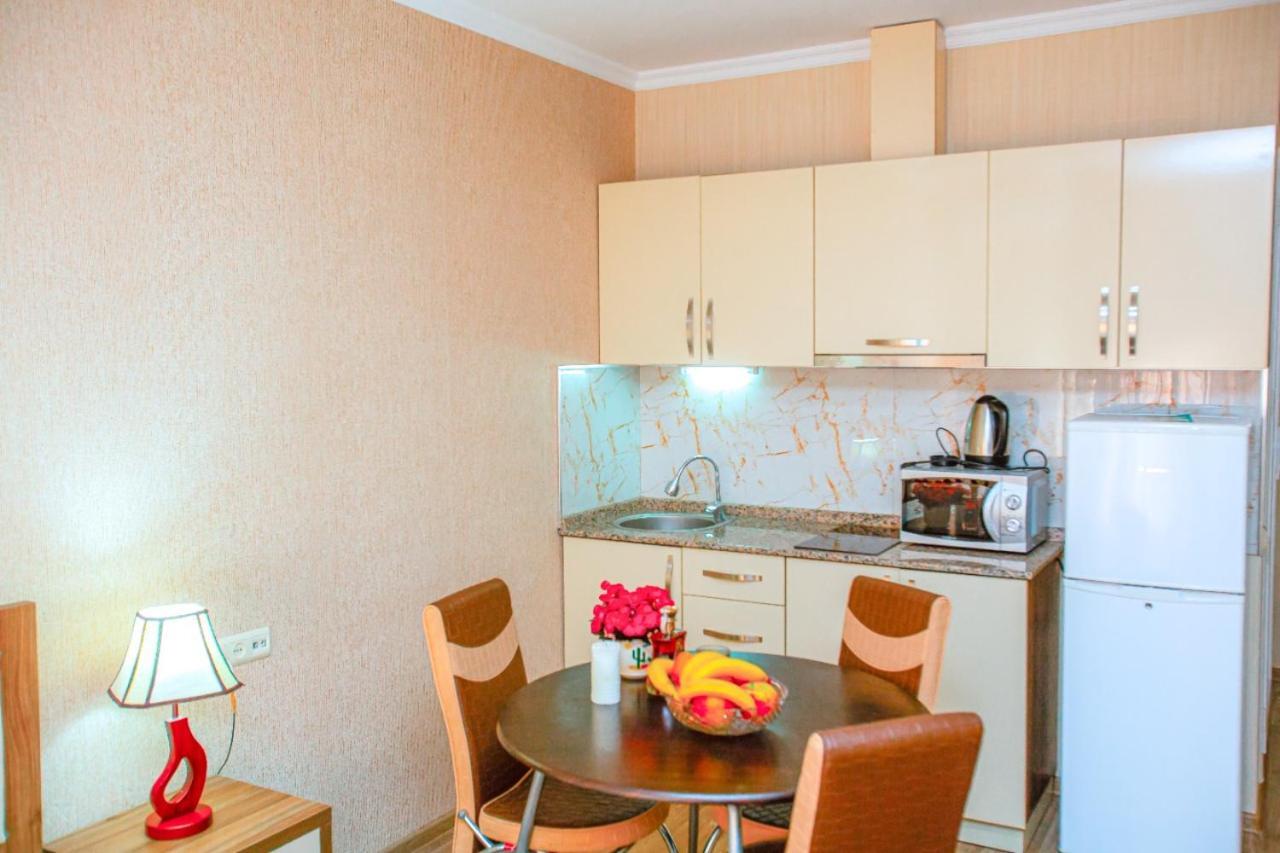 Tower Apartments Батуми Экстерьер фото
