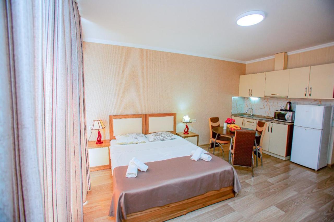 Tower Apartments Батуми Экстерьер фото